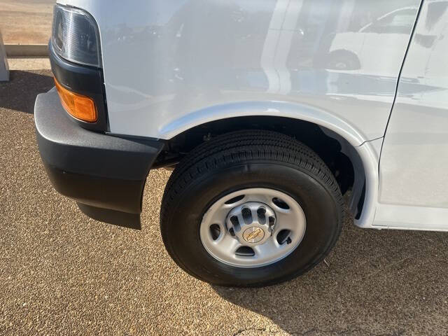 2025 Chevrolet Express 2500