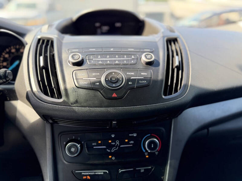 2019 Ford Escape S