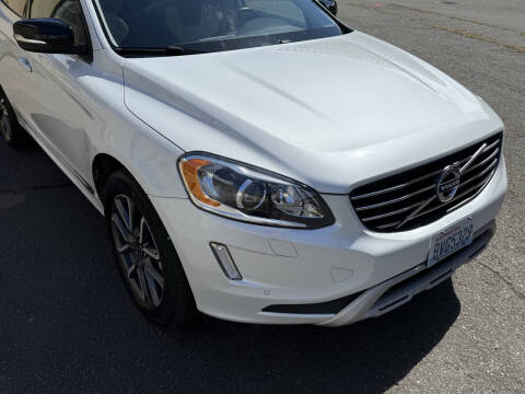 2017 Volvo XC60 T6 Dynamic