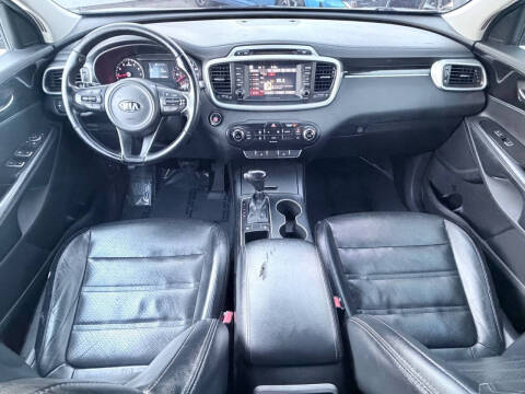 2017 Kia Sorento LX