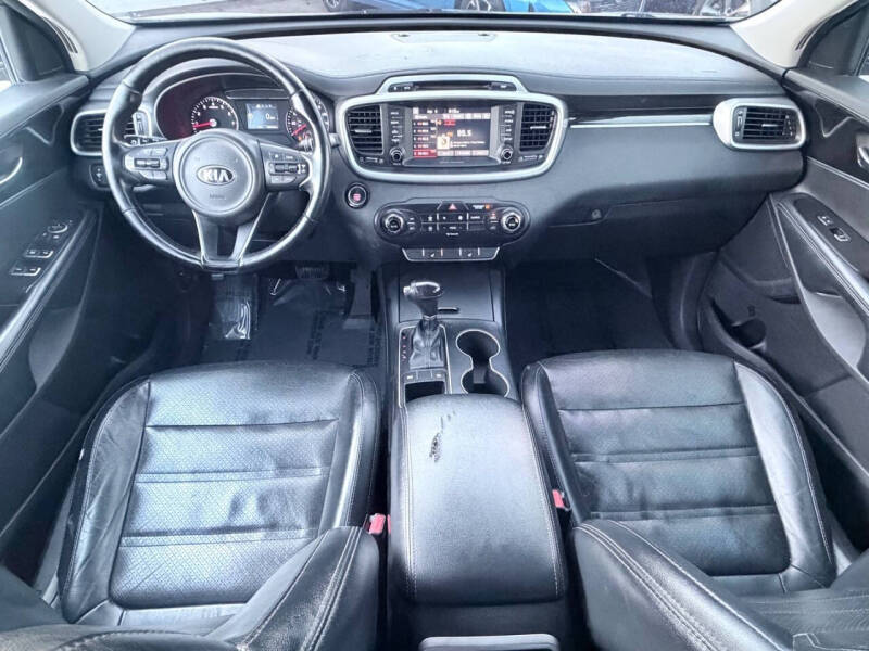 2017 Kia Sorento LX