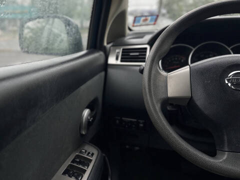 2012 Nissan Versa 1.8 S