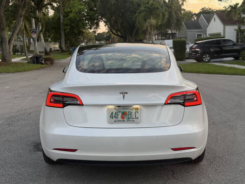 2021 Tesla Model 3 Standard Range Plus