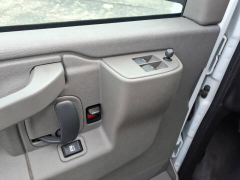 2023 Chevrolet Express 2500