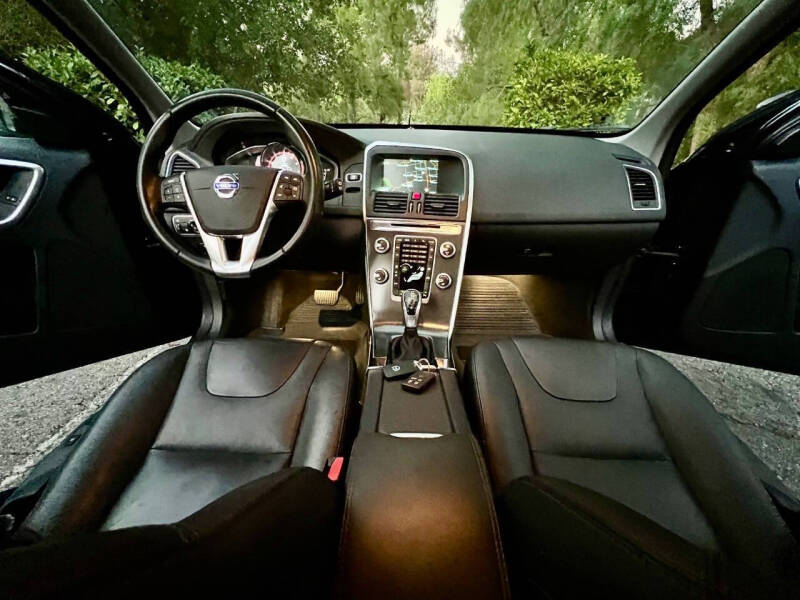 2016 Volvo XC60 T6 Drive-E