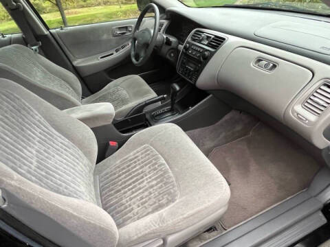 1998 Honda Accord for sale at CLEAR CHOICE AUTOMOTIVE in Milwaukie OR