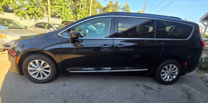2017 Chrysler Pacifica Touring Plus