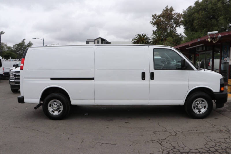 2023 Chevrolet Express 2500
