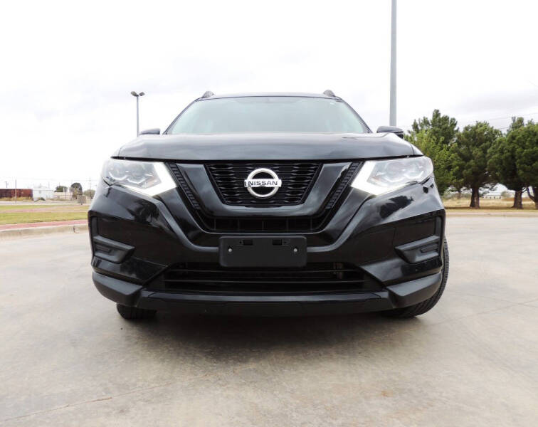 2017 Nissan Rogue SV photo 4