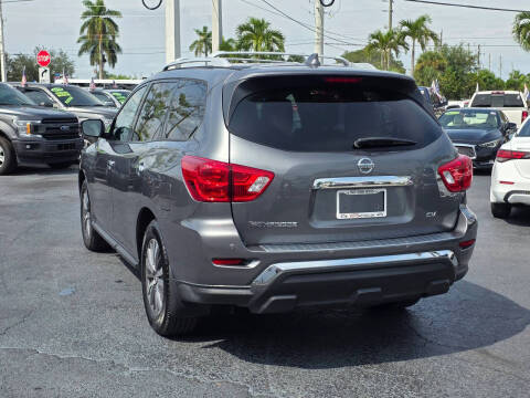 2020 Nissan Pathfinder SV