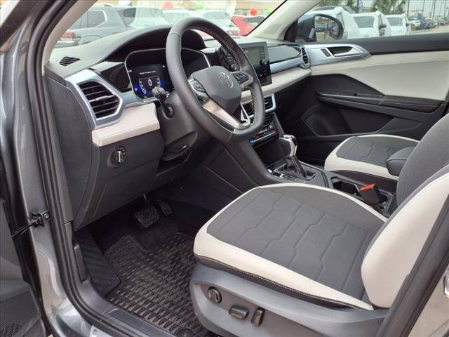 2025 Volkswagen Taos SE