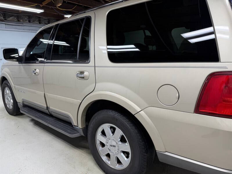 2004 Lincoln Navigator Luxury