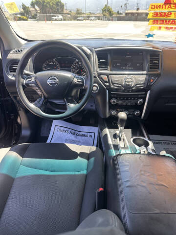 2019 Nissan Pathfinder S