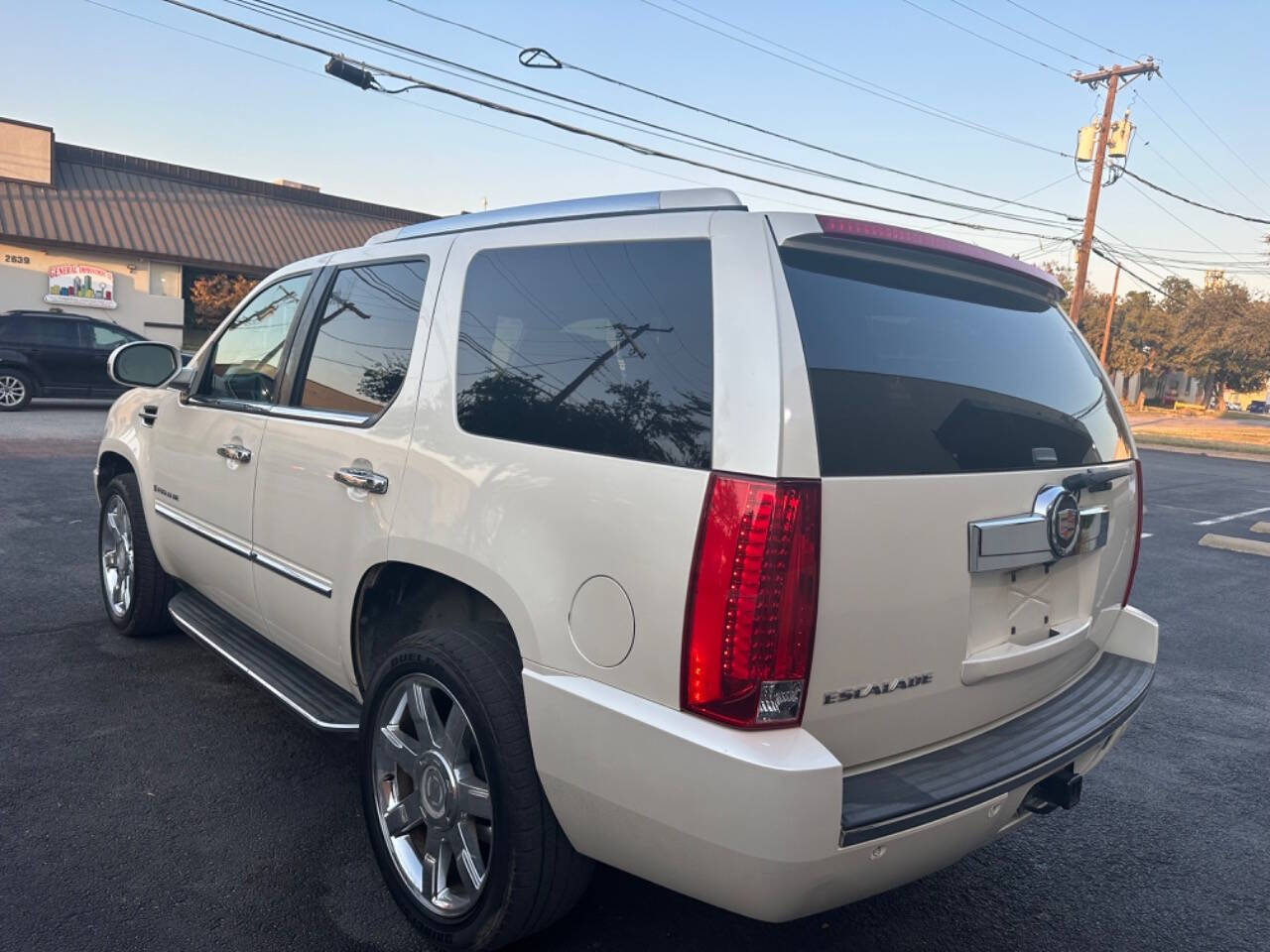 2008 Cadillac Escalade for sale at Sarenco Auto Inc in Dallas, TX