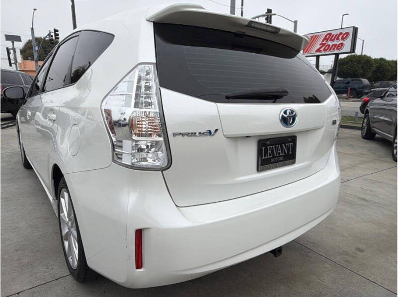 2013 Toyota Prius v