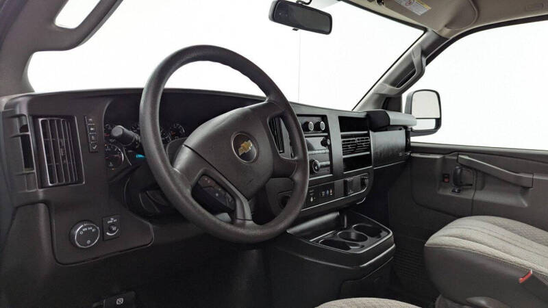 2024 Chevrolet Express 2500