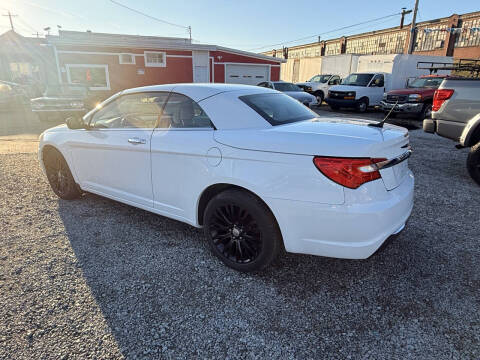 2011 Chrysler 200 Limited