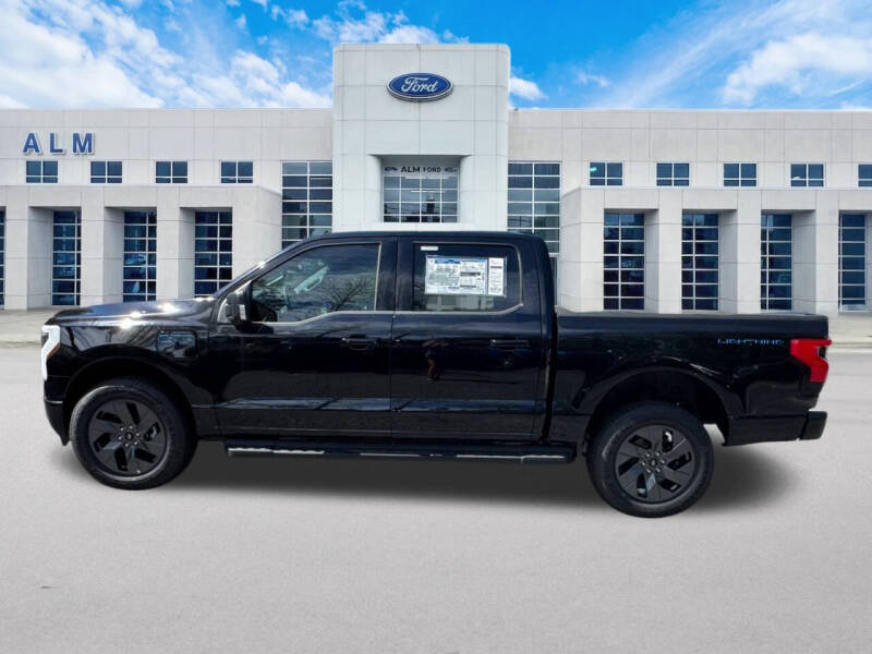 2025 Ford F-150 Lightning Flash