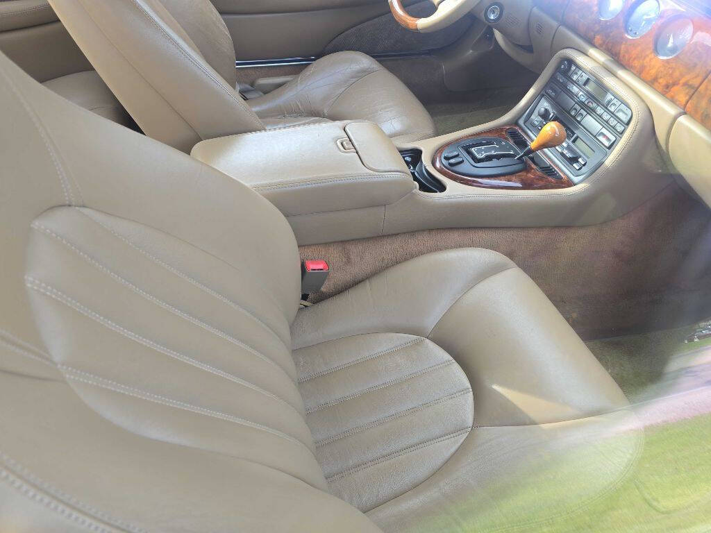 1997 Jaguar XK8 18