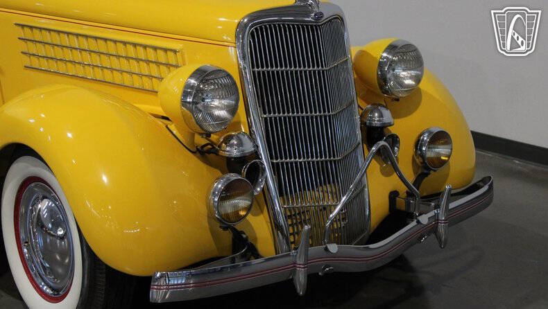 1935 Ford Deluxe