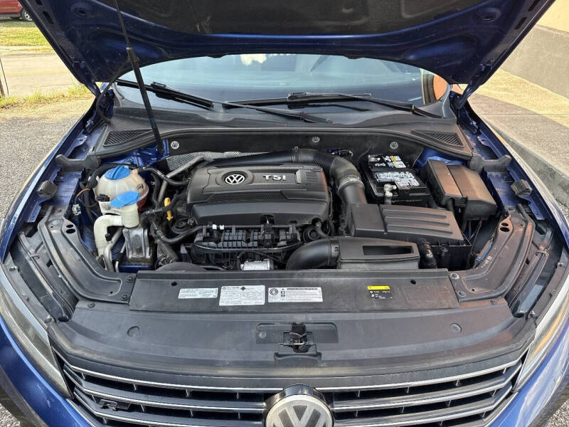 2017 Volkswagen Passat 1.8T R-Line