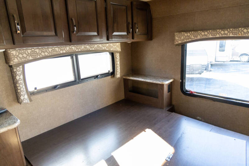 2019 Thor Motor Coach CHATEAU 31E