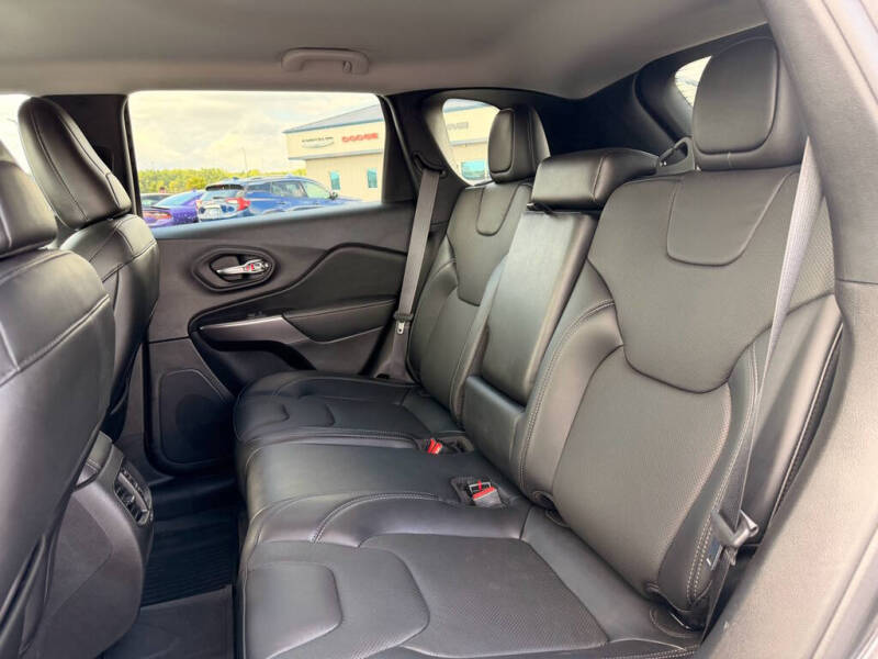 2021 Jeep Cherokee Latitude Lux