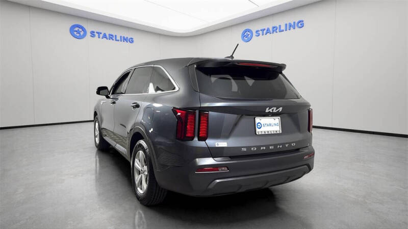 2022 Kia Sorento LX