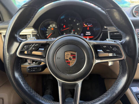 2017 Porsche Macan