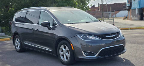 2017 Chrysler Pacifica Touring-L Plus