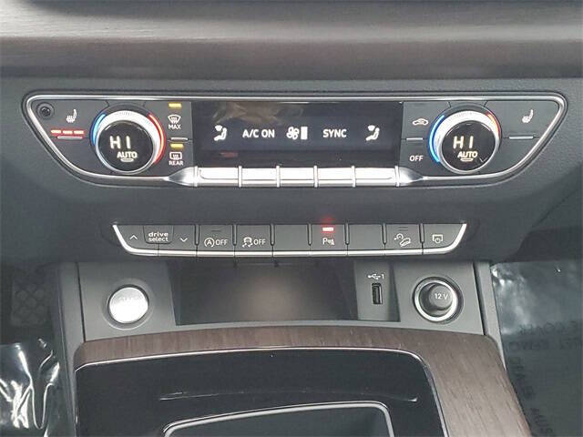 2023 Audi Q5 quattro Premium 40 TFSI