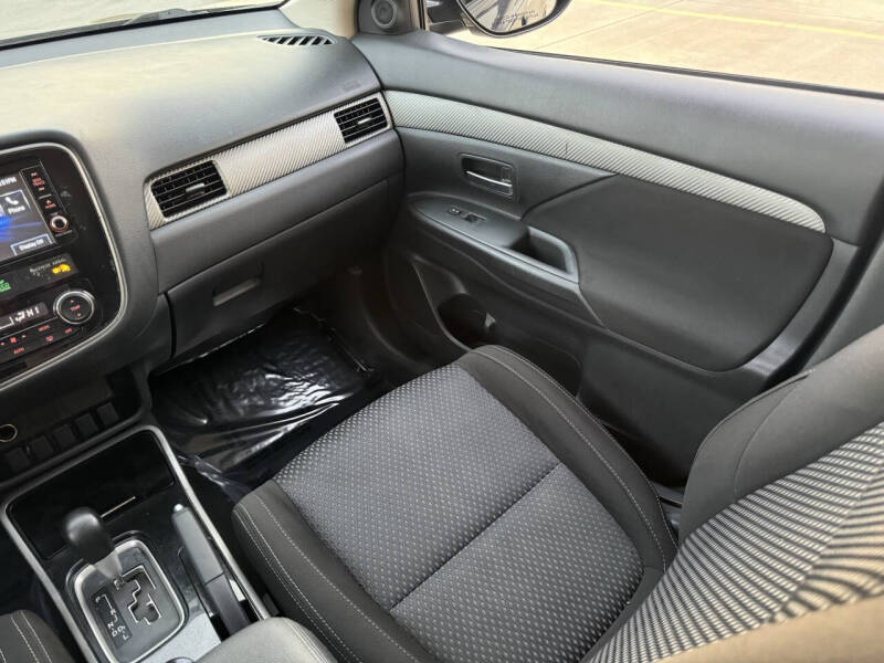 2018 Mitsubishi Outlander ES