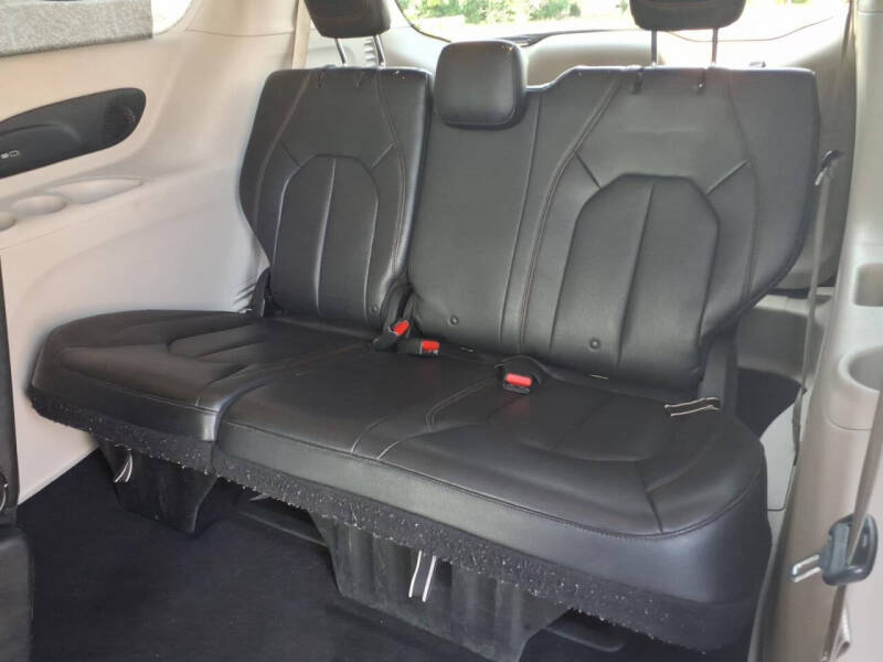 2017 Chrysler Pacifica Touring-L Plus