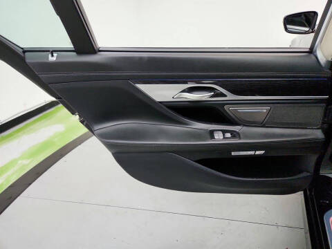 2017 BMW 7 Series 740i