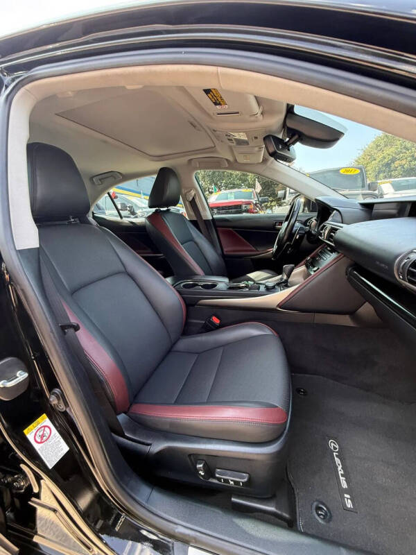 2018 Lexus IS 300
