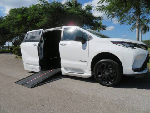 2023 Toyota Sienna XSE 7-Passenger