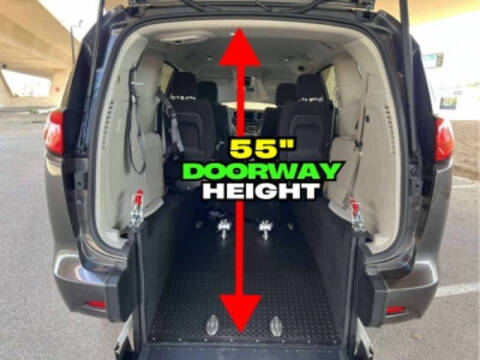 2022 Chrysler Voyager LX