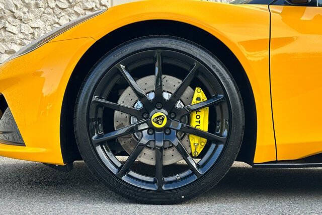 2025 Lotus Emira V6 Base