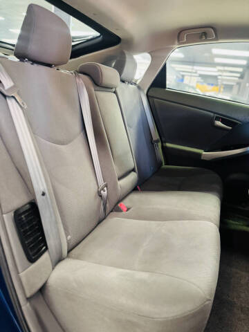 2010 Toyota Prius III