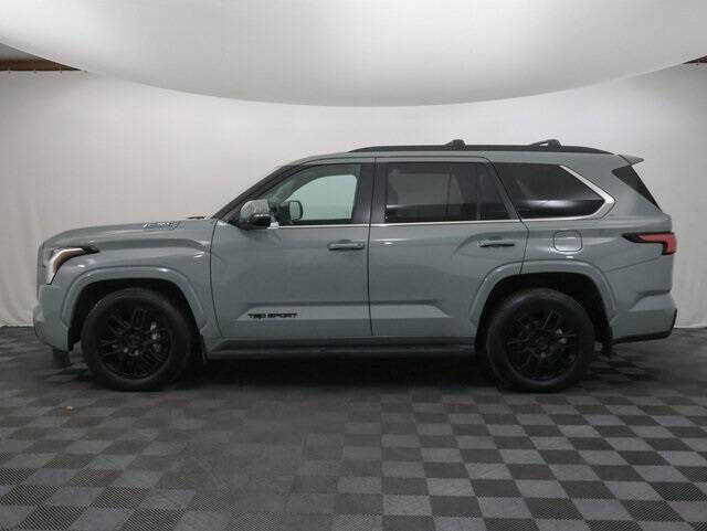 2024 Toyota Sequoia SR5