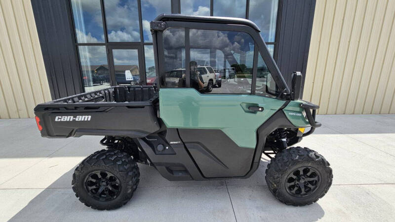 2025 Can-Am Defender