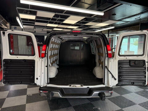 2024 GMC Savana 2500