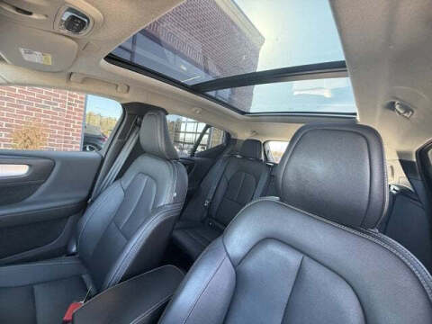 2020 Volvo XC40 T5 Momentum