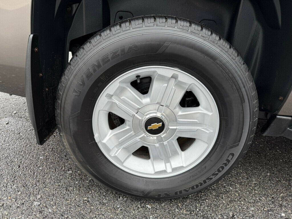 2014 Chevrolet Suburban 10