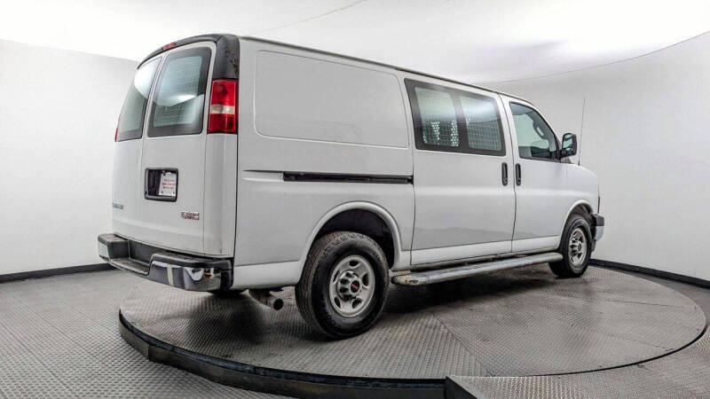 2017 GMC Savana 2500
