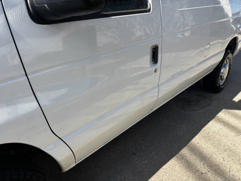 2004 Ford E-Series E-350 SD