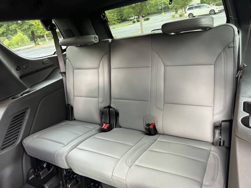 2025 GMC Yukon Elevation