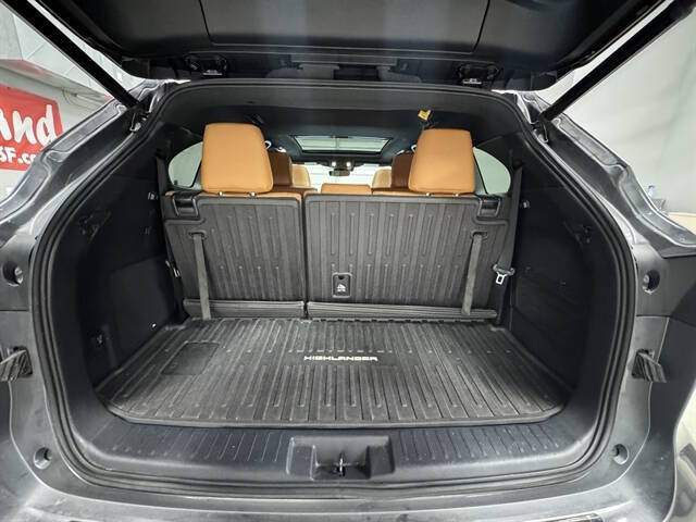 2021 Toyota Highlander Hybrid Platinum