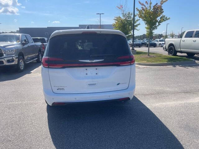 2025 Chrysler Pacifica Plug-In Hybrid