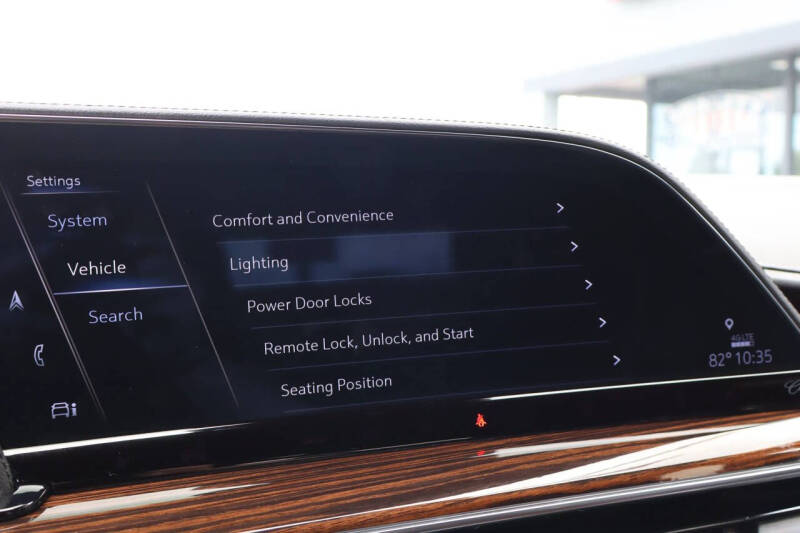 2022 Cadillac Escalade Premium Luxury